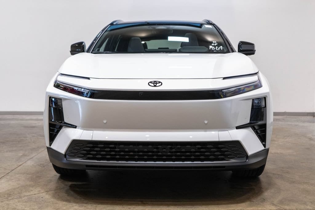 New 2026 Toyota C-HR XSE SUV