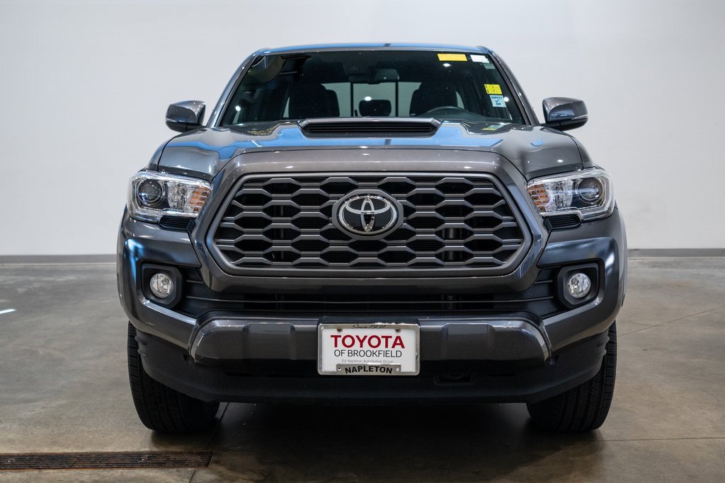 2022 Toyota Tacoma TRD Sport photo 2