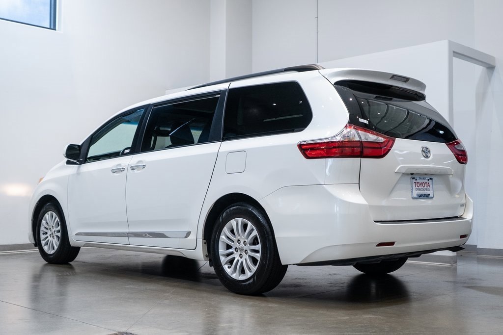 Used 2016 Toyota Sienna XLE Van