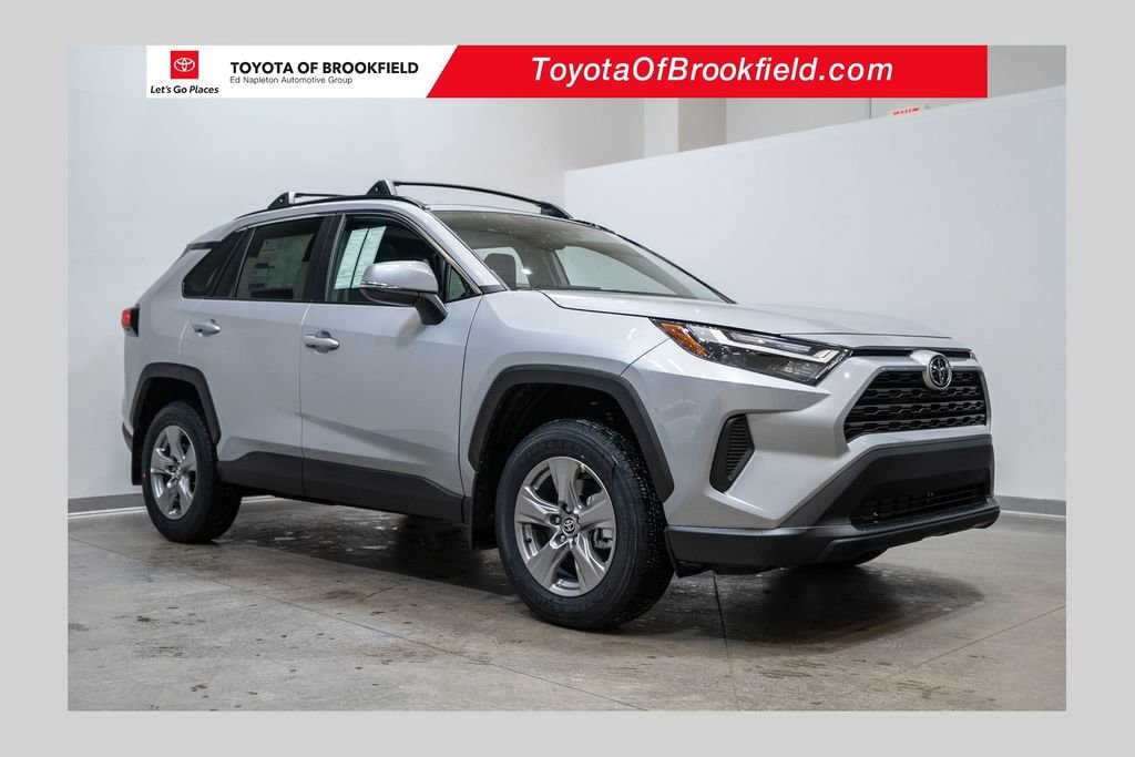 2025 Toyota RAV4 XLE's photo