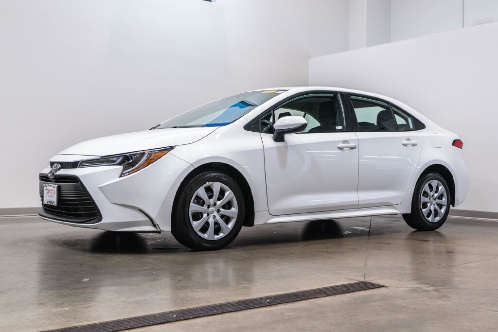 Used 2025 Toyota Corolla LE Sedan