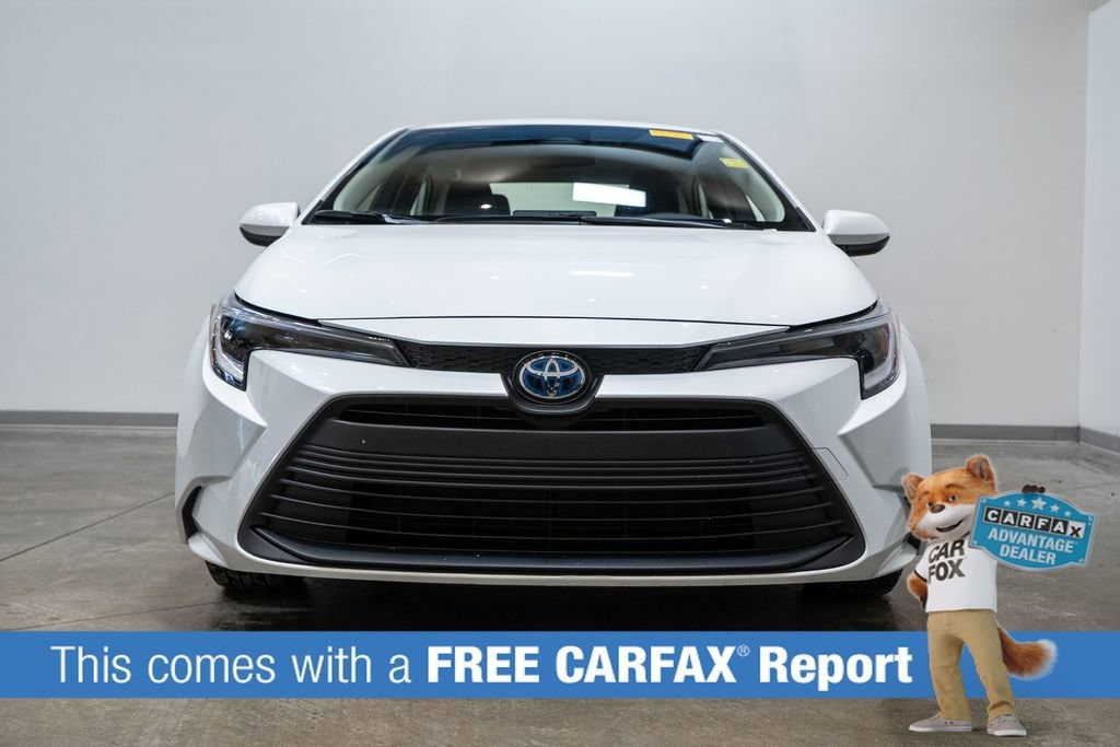 Used 2024 Toyota Corolla LE with VIN JTDBCMFE9R3033522 for sale in Kansas City