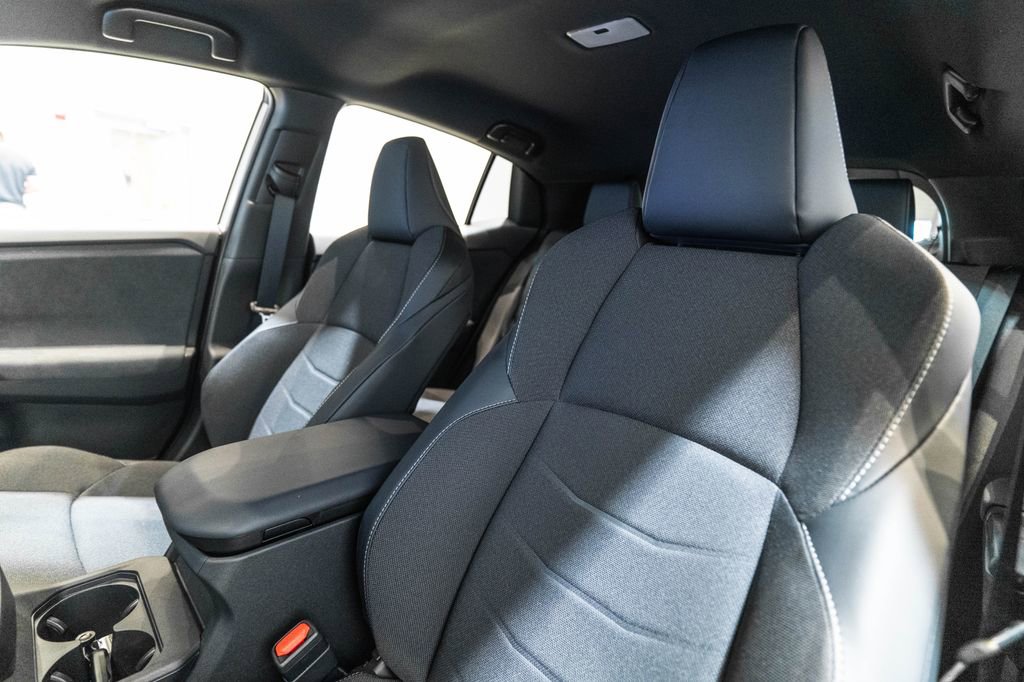 2026 Toyota C-HR SE - Photo 6