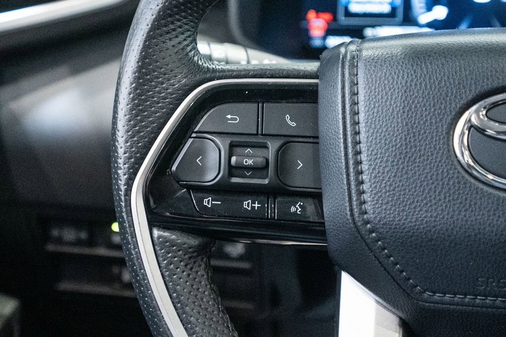 2023 Toyota Sequoia SR5 - Photo 18