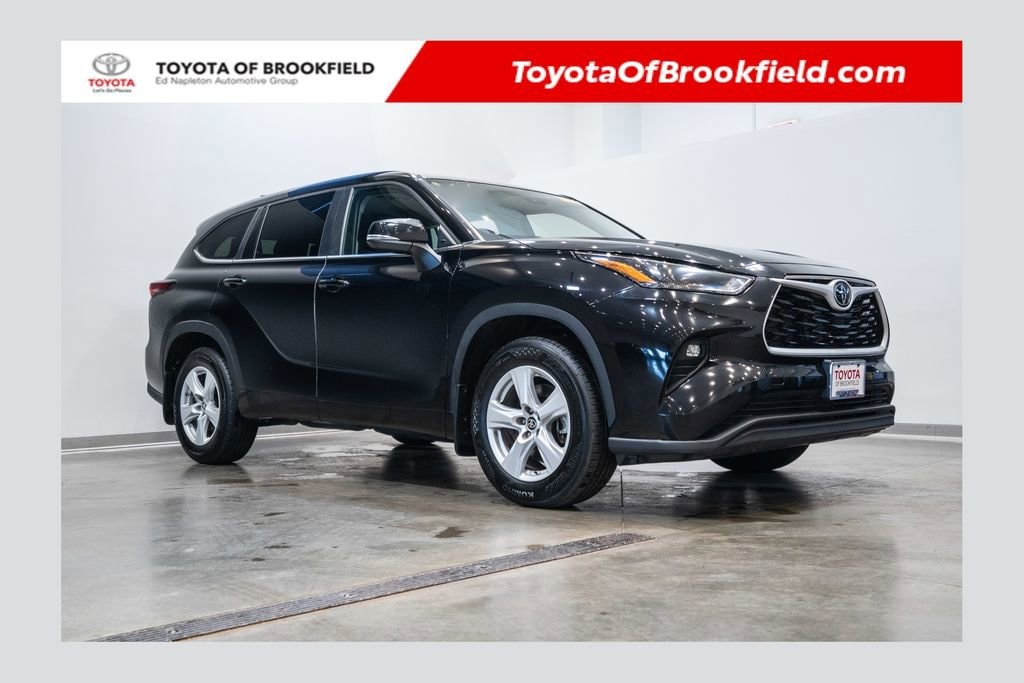 Used 2024 Toyota Highlander LE SUV