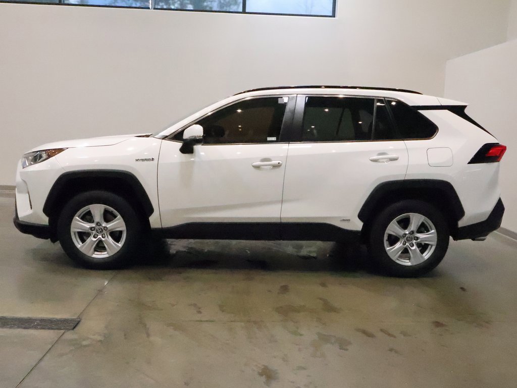 2021 Toyota RAV4 Hybrid XLE photo 4