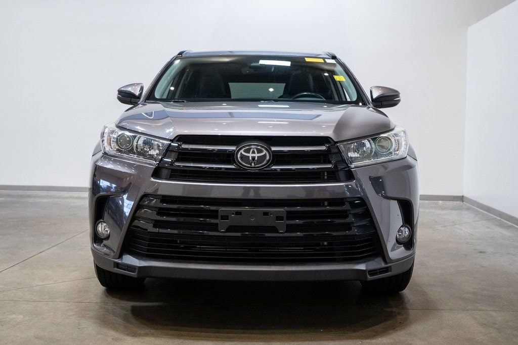 Used 2018 Toyota Highlander SE SUV