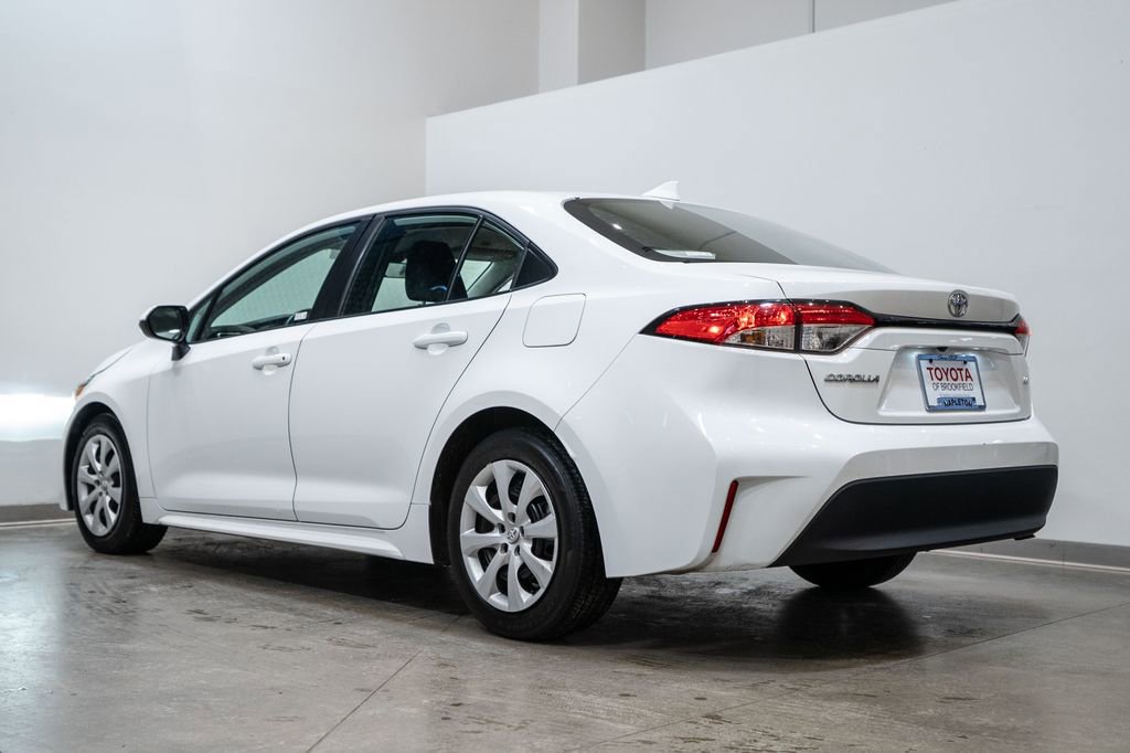 2024 Toyota Corolla LE photo 4