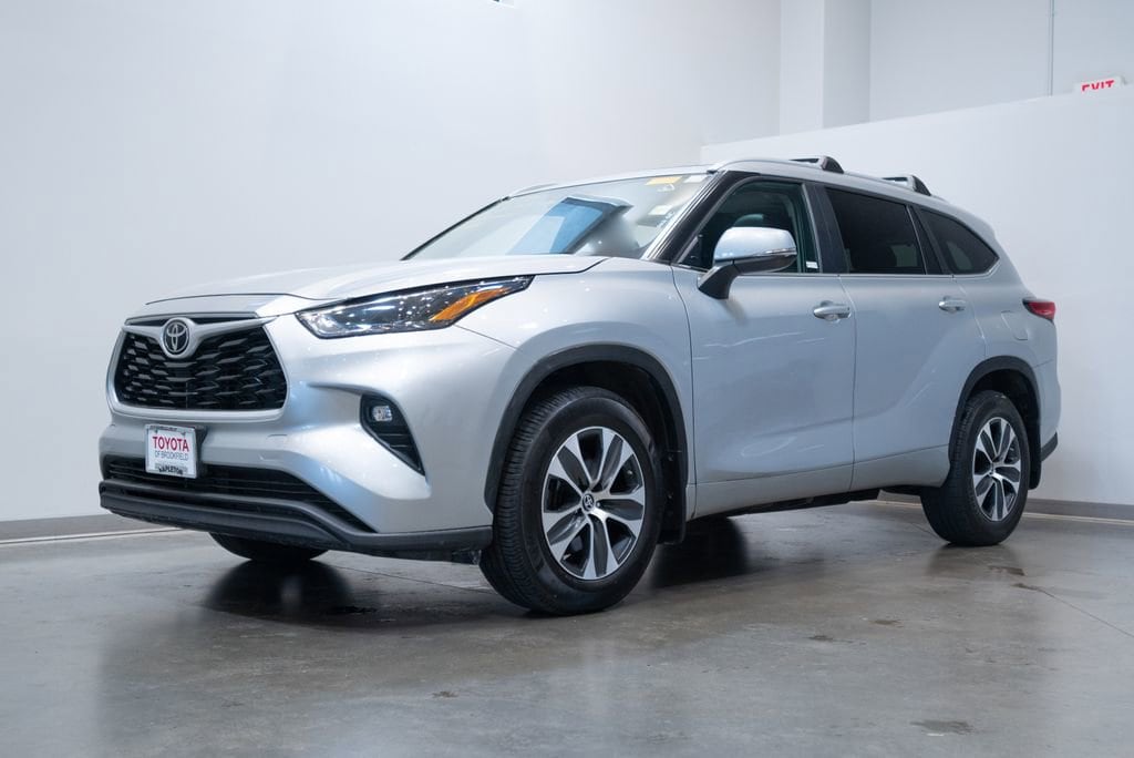 Used 2023 Toyota Highlander XLE SUV