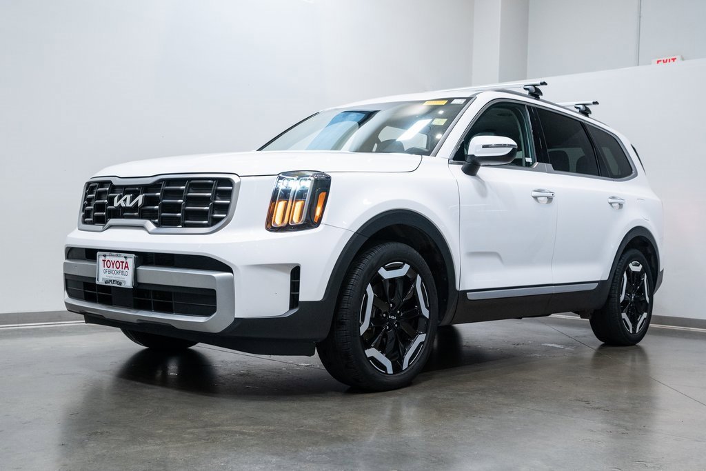 2024 Kia Telluride S photo 3