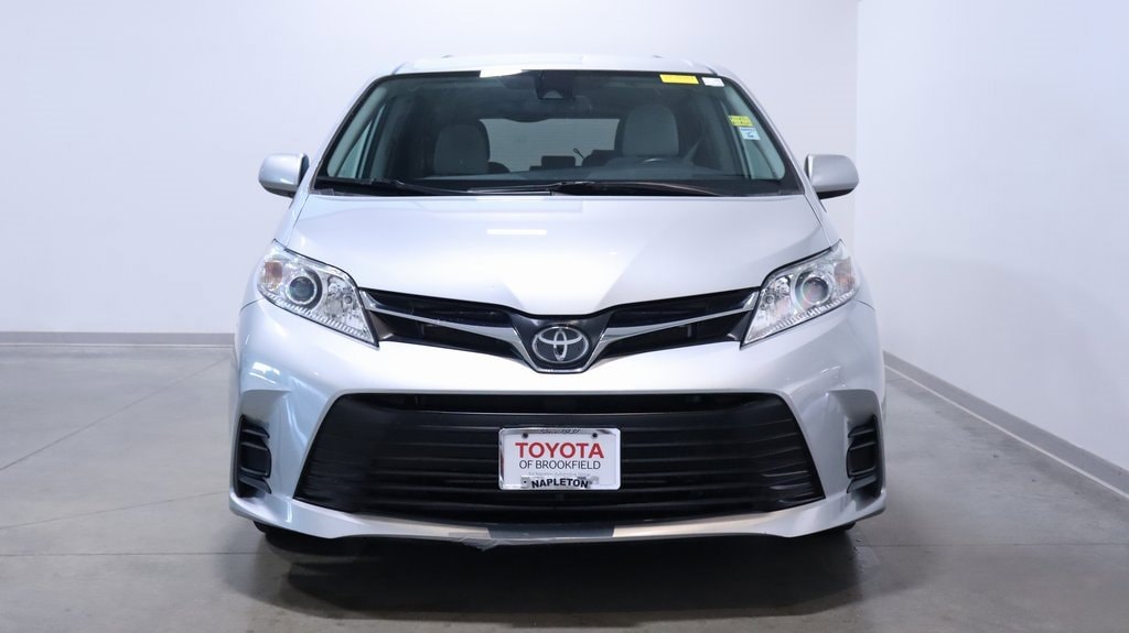 Used 2020 Toyota Sienna LE with VIN 5TDKZ3DC2LS082772 for sale in Brookfield, WI