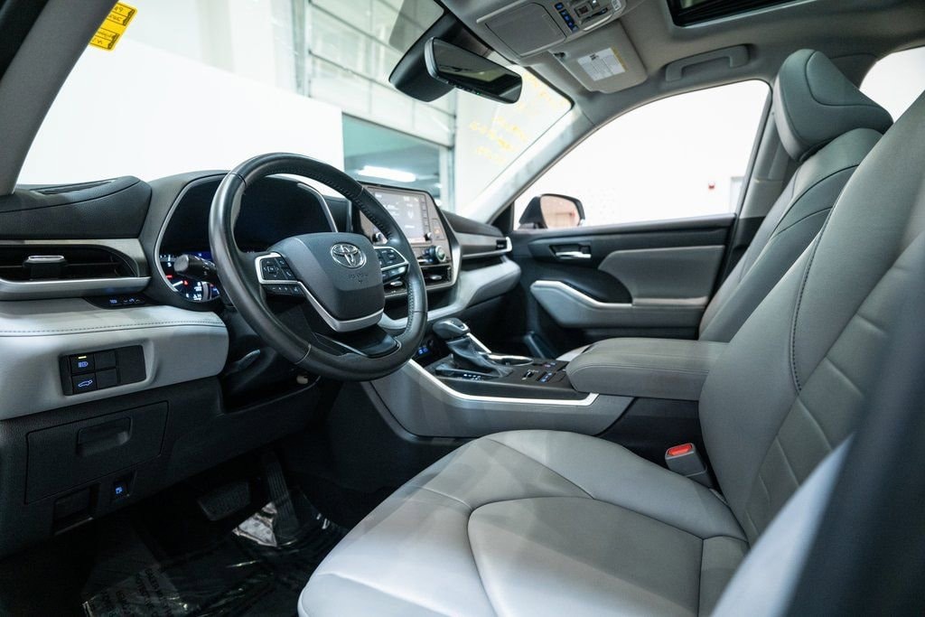 Used 2022 Toyota Highlander XLE SUV