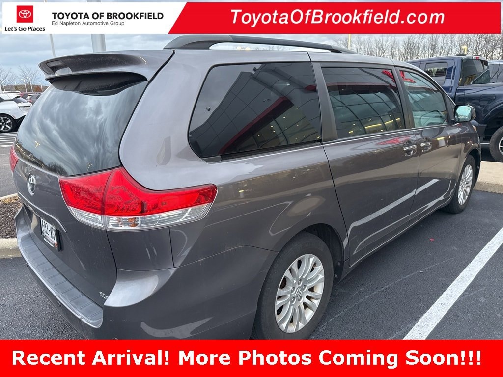 Used 2014 Toyota Sienna XLE Van