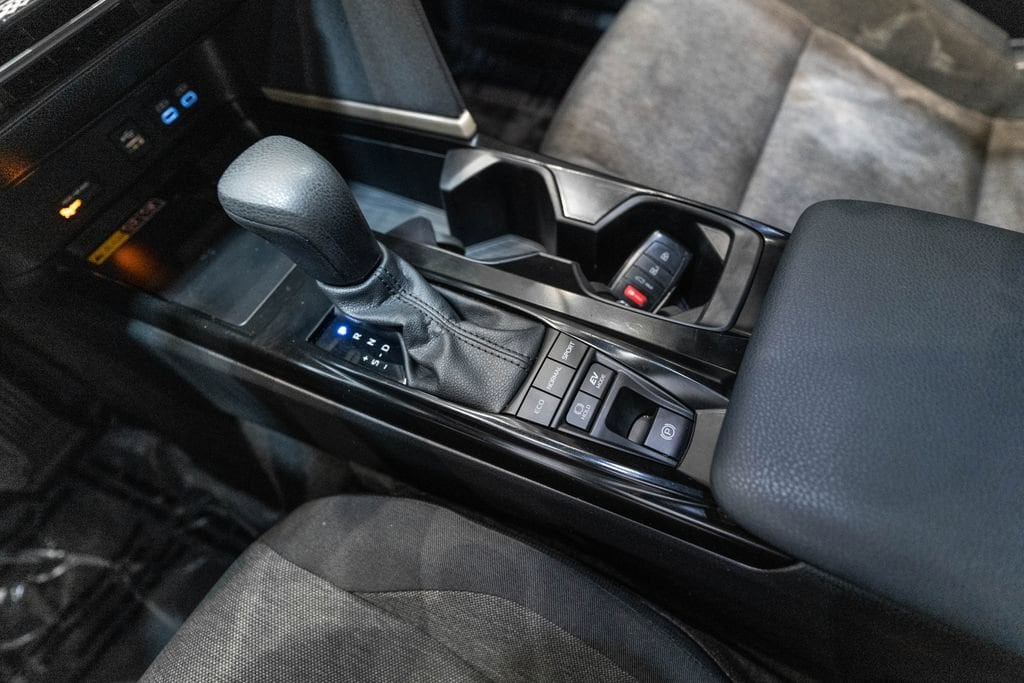 2025 Toyota Camry LE - Photo 22