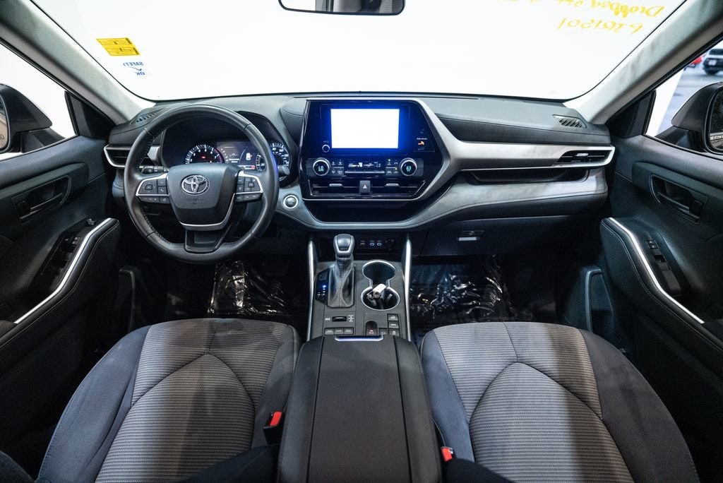 2024 Toyota Highlander LE - Photo 14