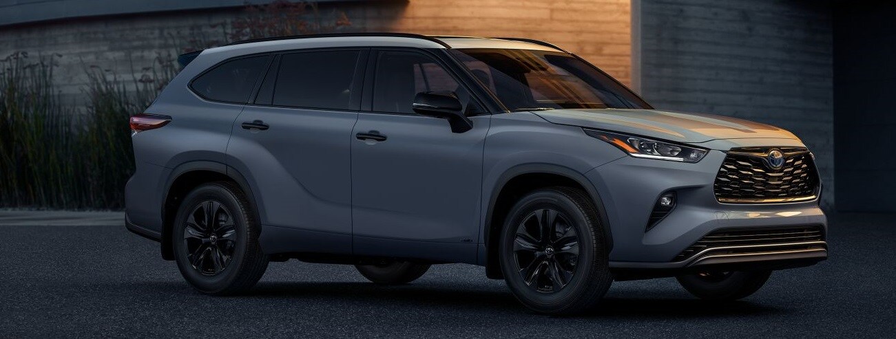 Toyota Highlander Hybrid in Brookfield, WI