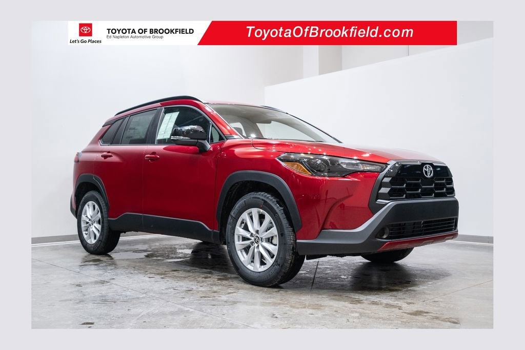 2026 Toyota Corolla Cross LE's photo