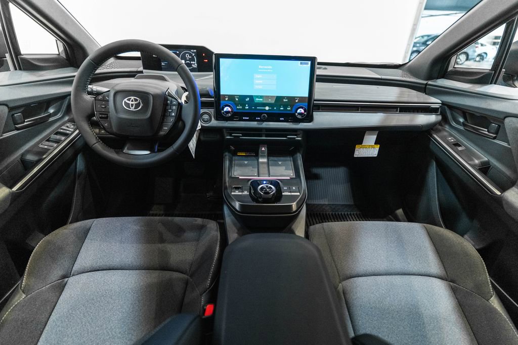 2026 Toyota C-HR SE - Photo 13