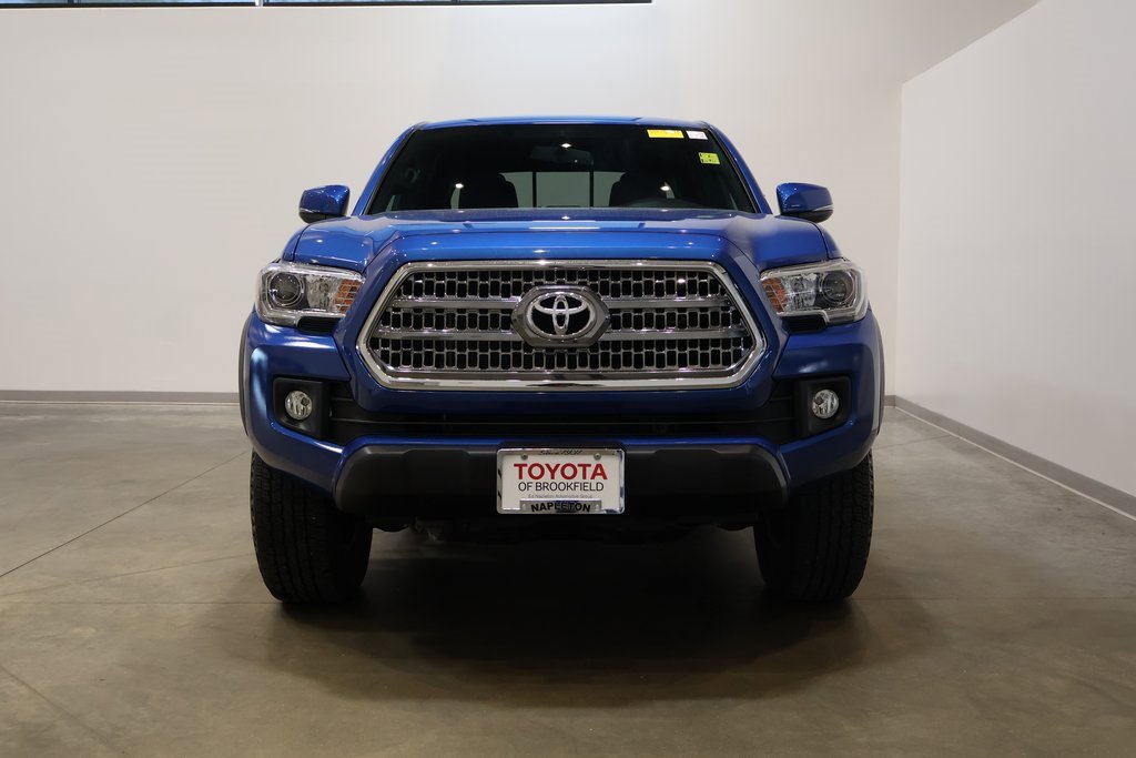 Certified 2017 Toyota Tacoma TRD Off Road with VIN 3TMCZ5AN4HM115414 for sale in Brookfield, WI