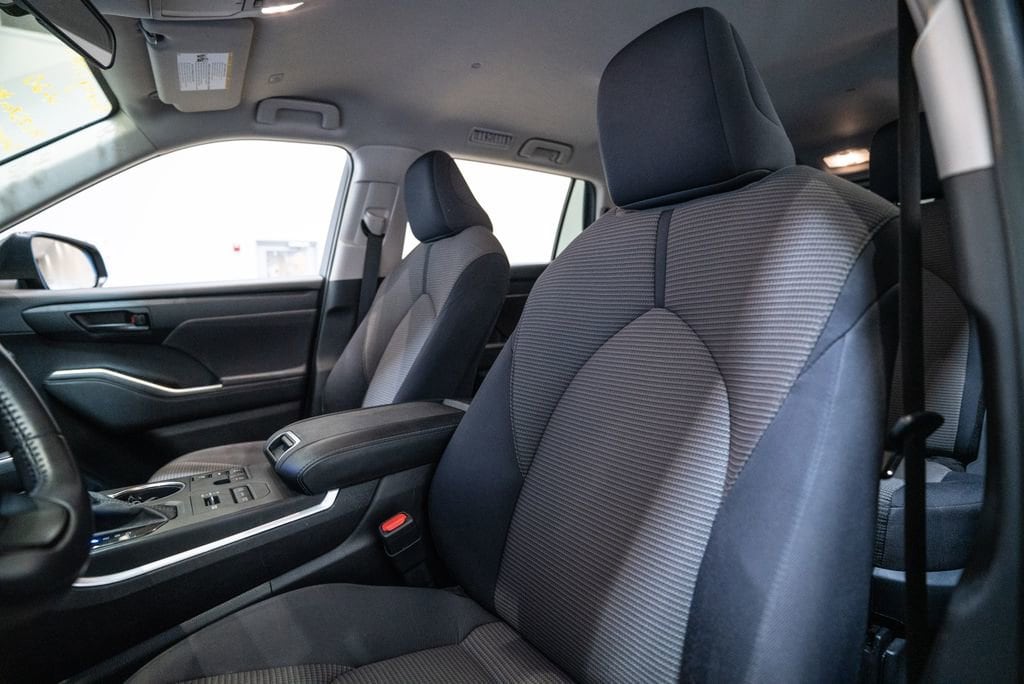 2024 Toyota Highlander LE - Photo 6