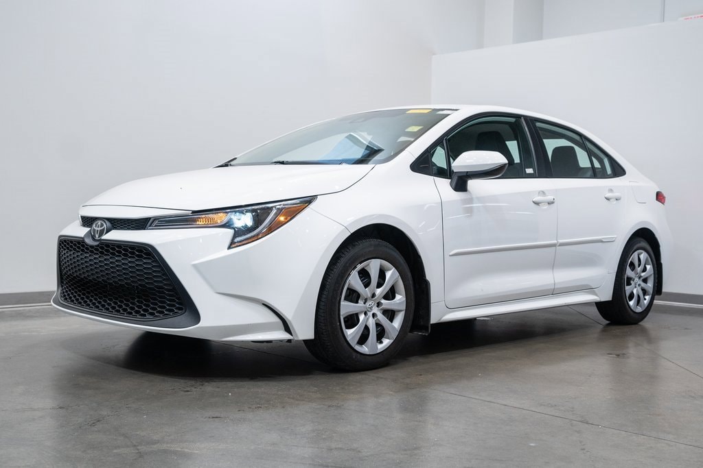 Certified 2022 Toyota Corolla LE with VIN 5YFEPMAE4NP299685 for sale in Brookfield, WI