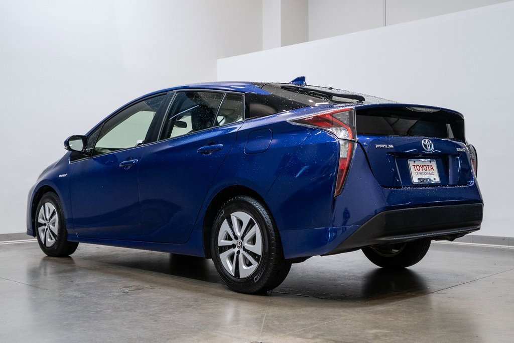 2017 Toyota Prius Two Eco Three Four Touring photo 4