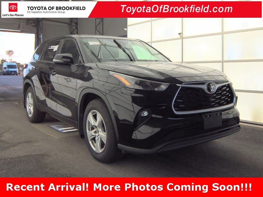 Used 2023 Toyota Highlander LE SUV