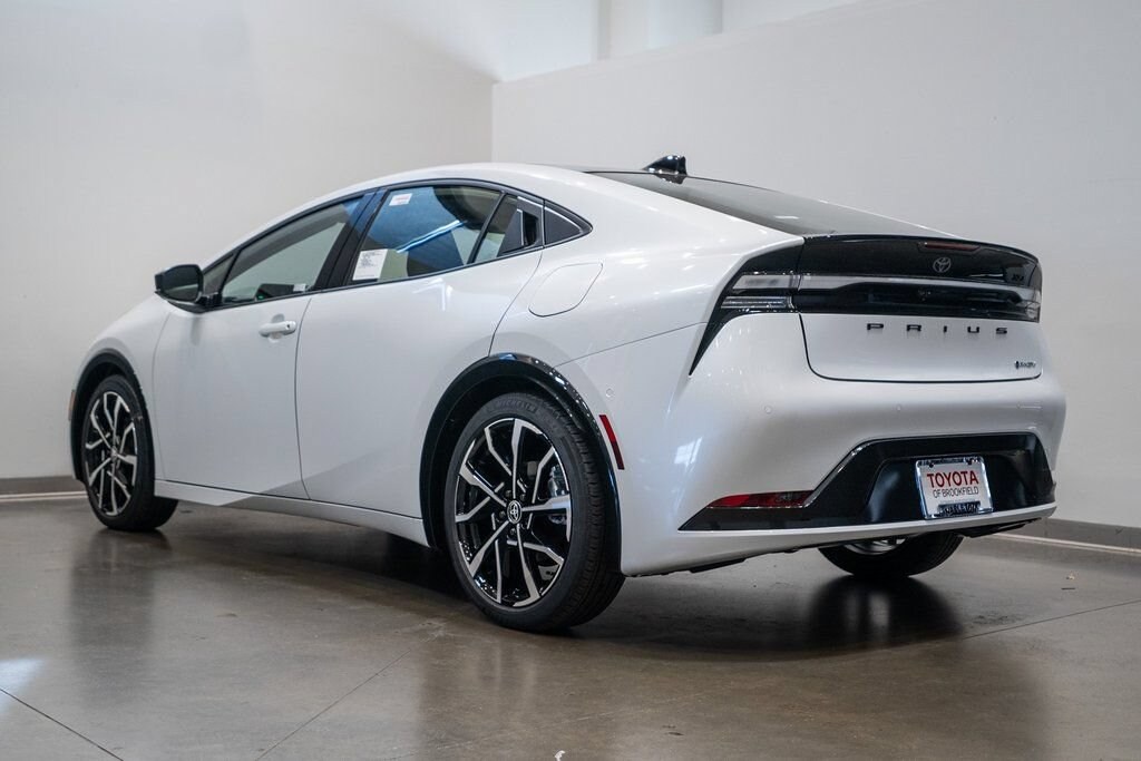 New 2026 Toyota Prius Plug-in Hybrid XSE Premium Hatchback