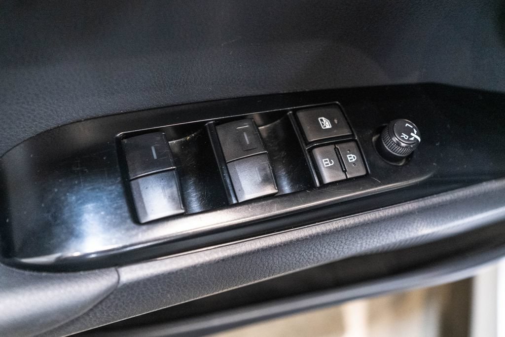 2025 Toyota Camry LE - Photo 20
