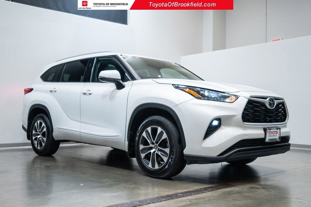 Used 2022 Toyota Highlander XLE SUV