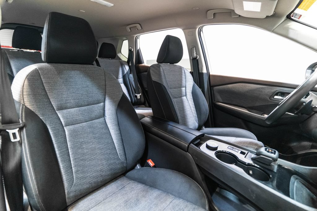 2023 Nissan Rogue SV - Photo 14