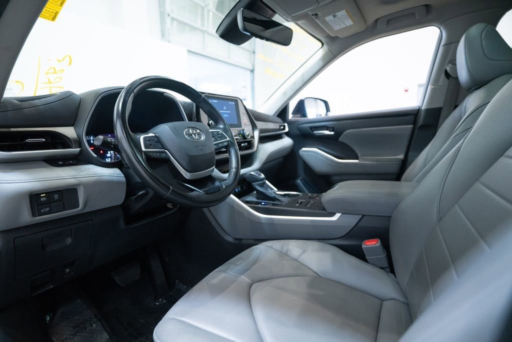 Used 2023 Toyota Highlander XLE SUV