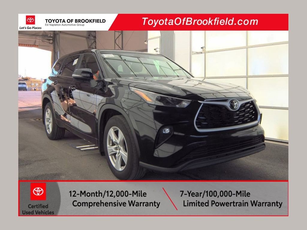 2024 Toyota Highlander LE's photo