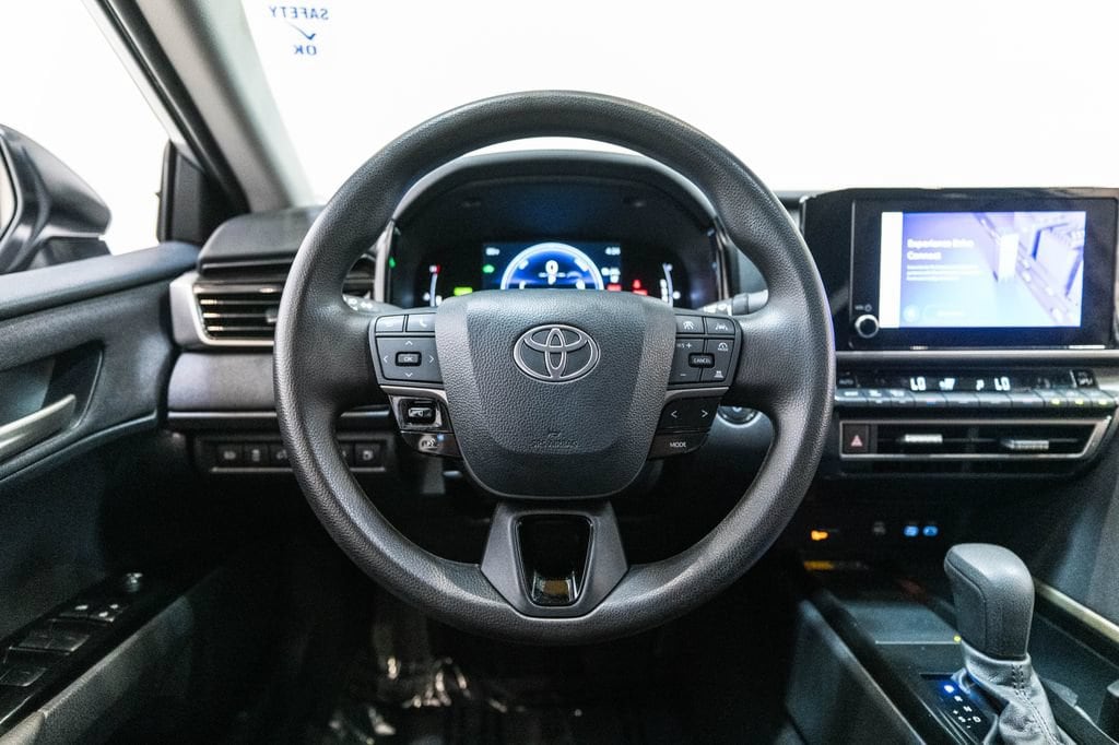 2025 Toyota Camry LE - Photo 16