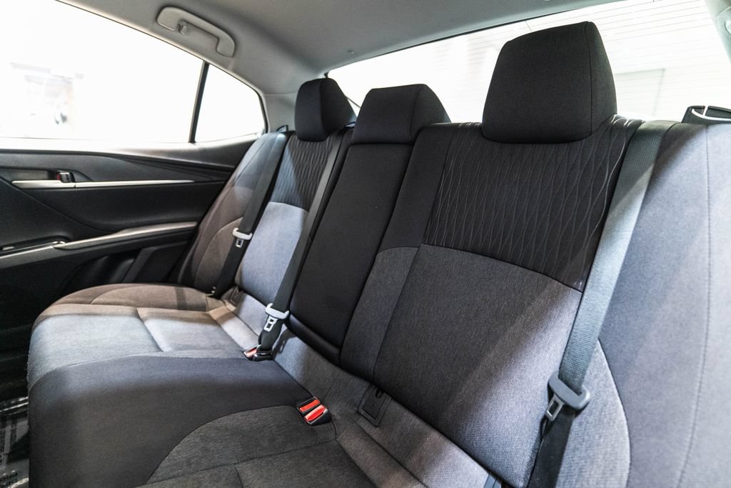 2025 Toyota Camry LE - Photo 30