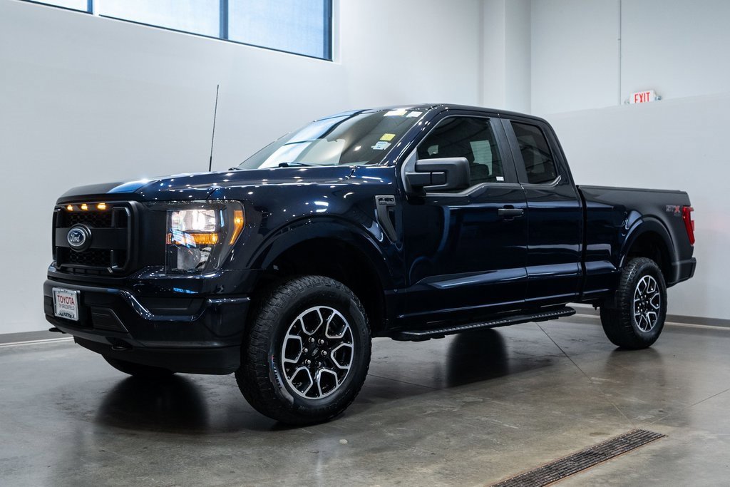2023 Ford F-150 XL photo 3