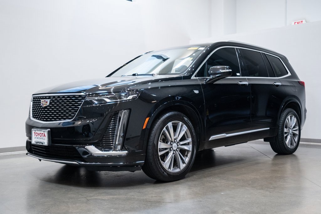 Used 2022 Cadillac XT6 Premium Luxury with VIN 1GYKPDRSXNZ117887 for sale in Brookfield, WI
