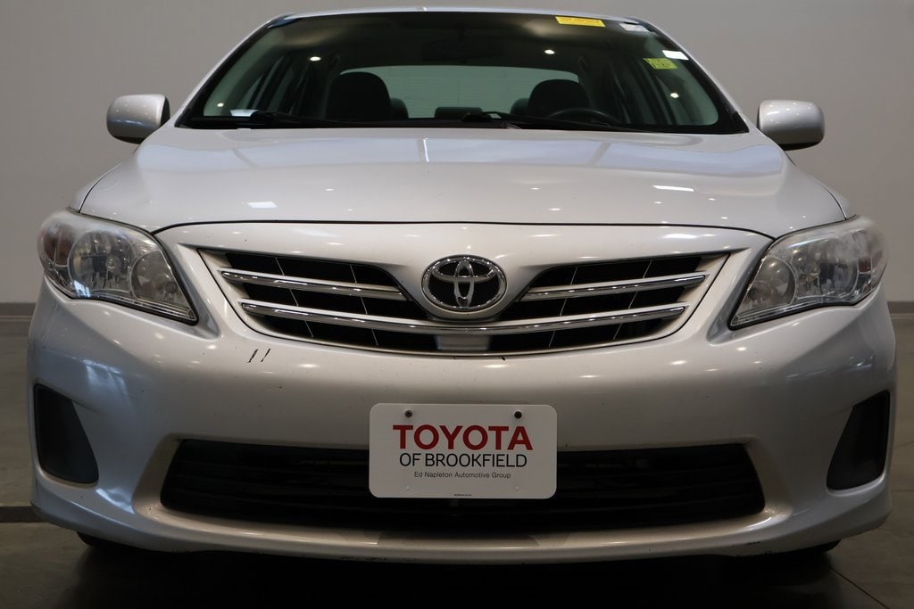 Used 2013 Toyota Corolla LE with VIN 2T1BU4EE6DC076794 for sale in Brookfield, WI