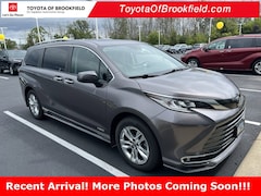 2021 Toyota Sienna Limited Van