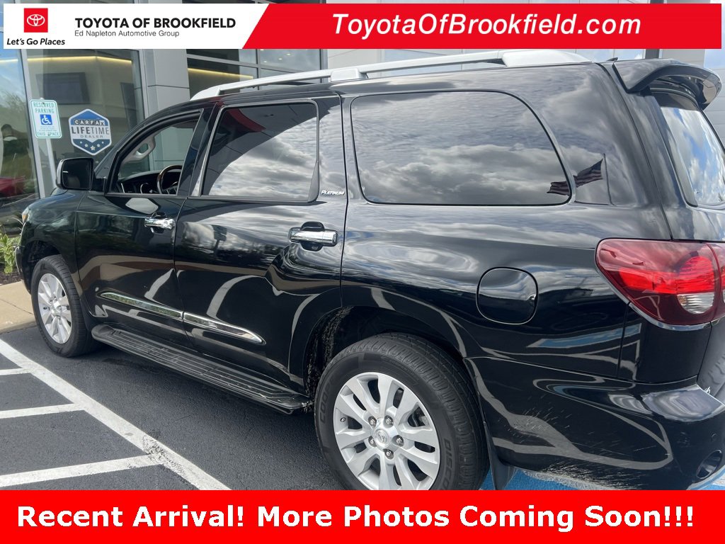 2018 Toyota Sequoia Platinum photo 2