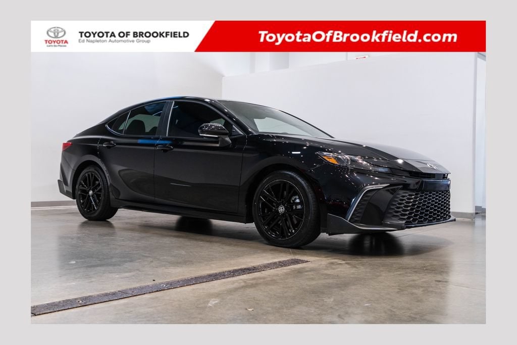 Used 2025 Toyota Camry SE Sedan