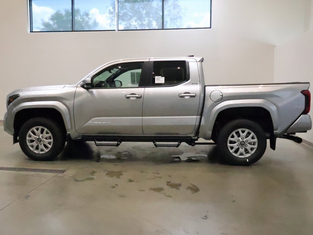 2025 Toyota Tacoma SR5 photo 4