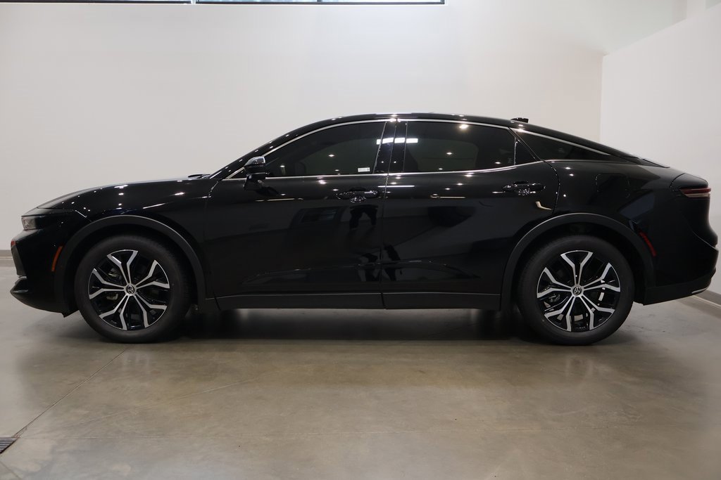 2023 Toyota Crown XLE photo 4