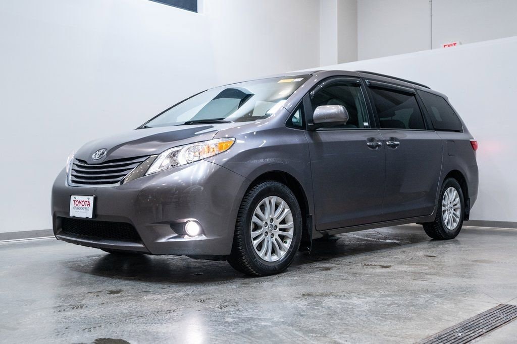 Used 2017 Toyota Sienna XLE Van