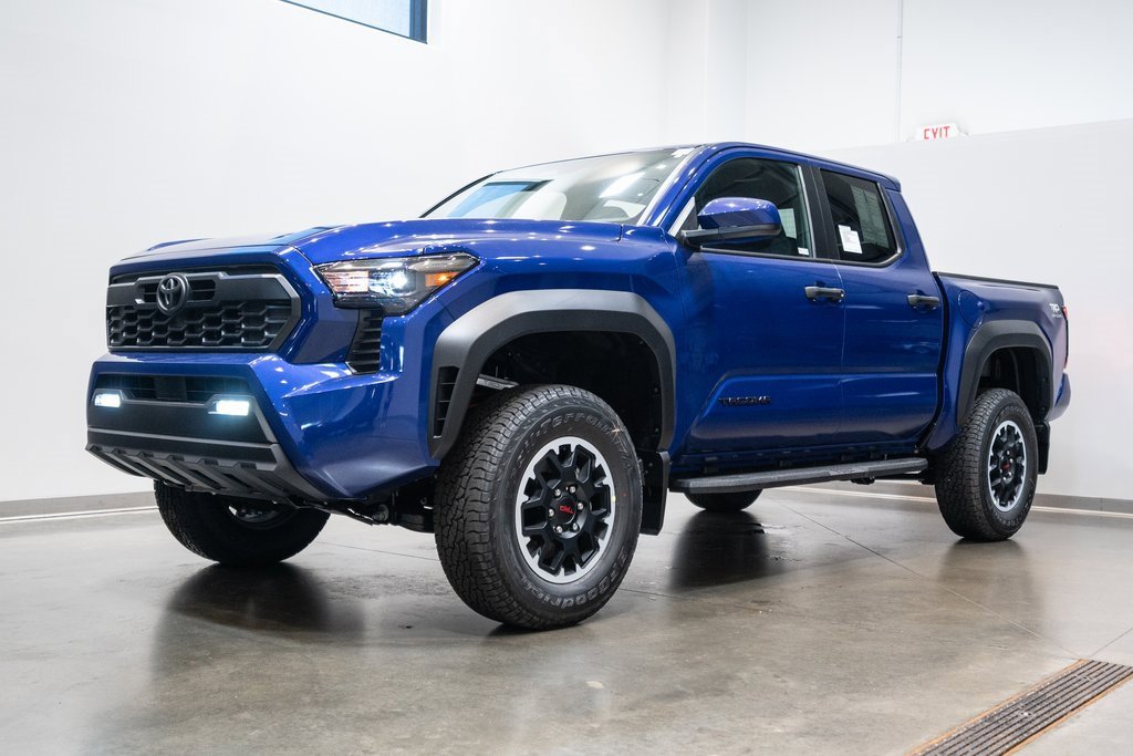 2025 Toyota Tacoma TRD Off-Road photo 3
