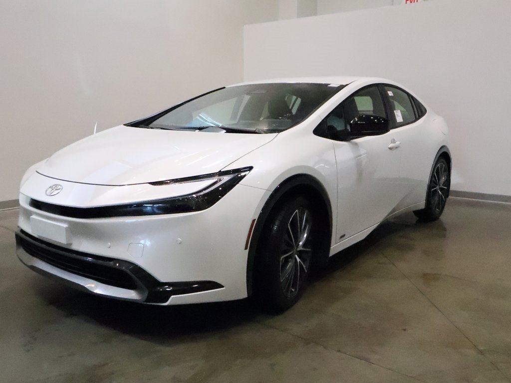 2026 Toyota Prius XLE photo 3