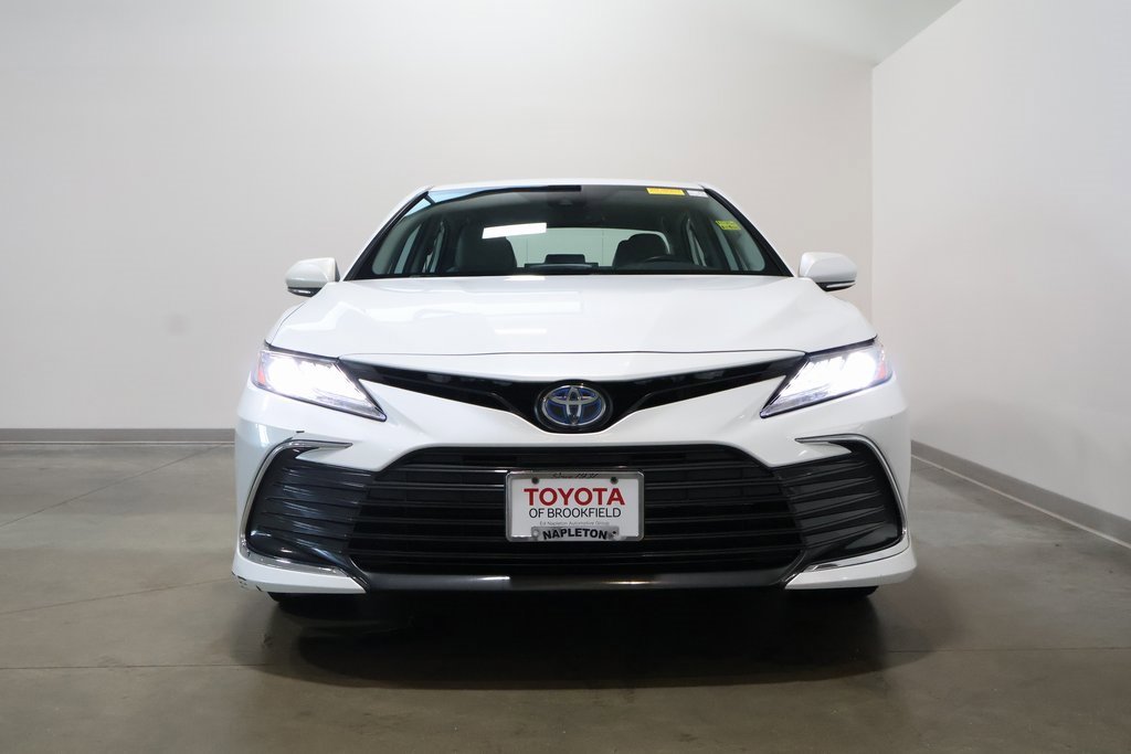 Used 2022 Toyota Camry XLE with VIN 4T1F31AK5NU582342 for sale in Brookfield, WI