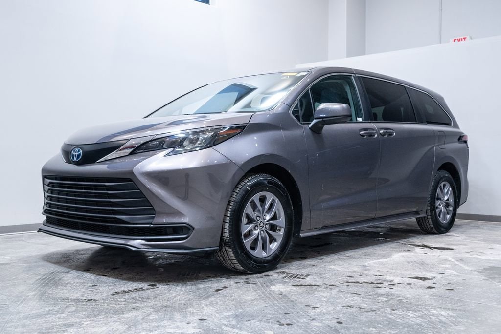 Certified 2024 Toyota Sienna LE Van Passenger Van