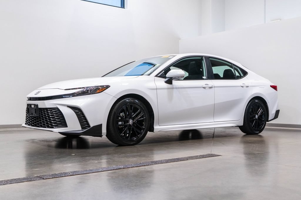 Used 2026 Toyota Camry SE Sedan
