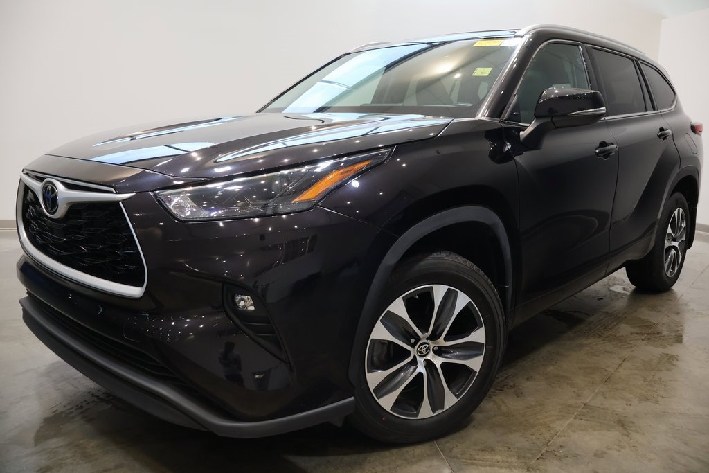 2022 Toyota Highlander XLE photo 3